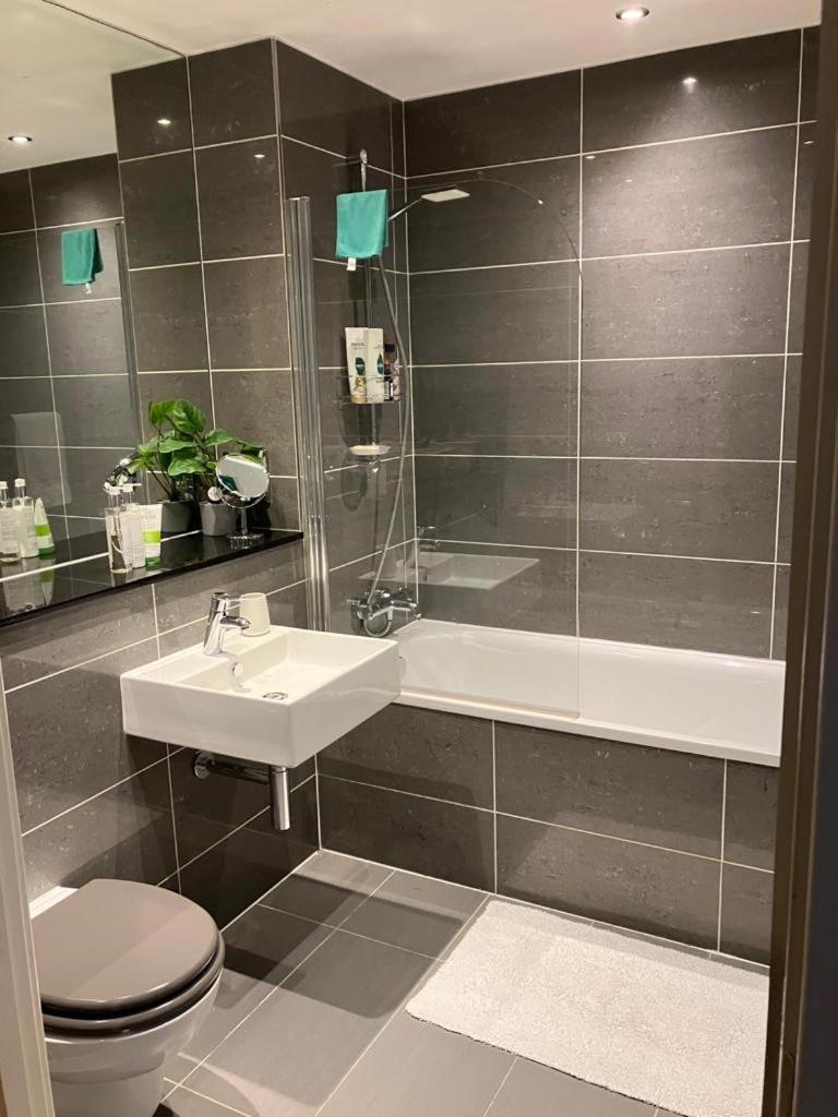 Contemporary 1bd Flat - Centre! Leilighet *